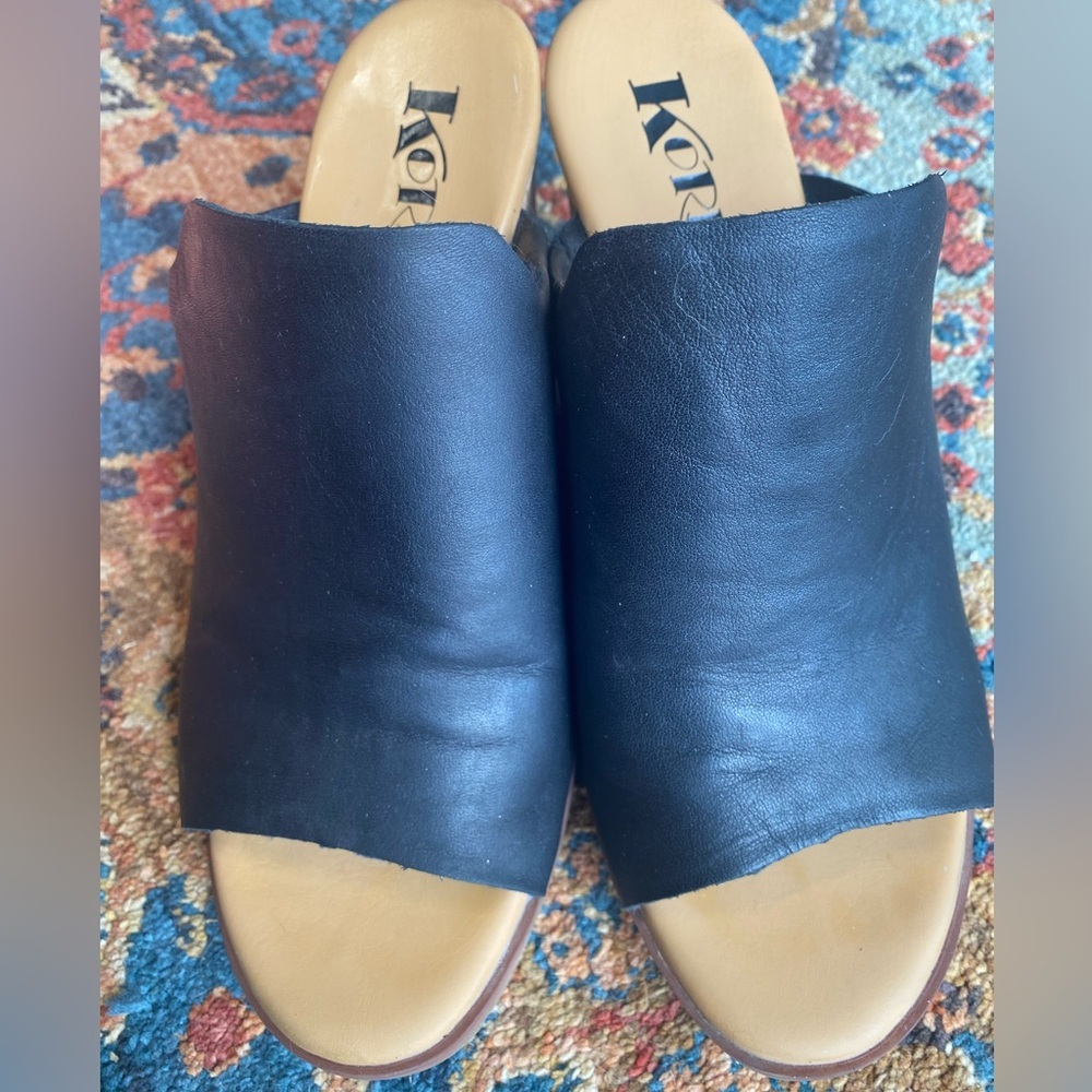 KORKS BLACK LEATHER CORK HEEL WEDGE OPEN TOE SIZE 7